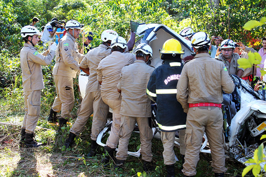 Identificadas corpos das vítimas de grave acidente na BR-343, em Altos