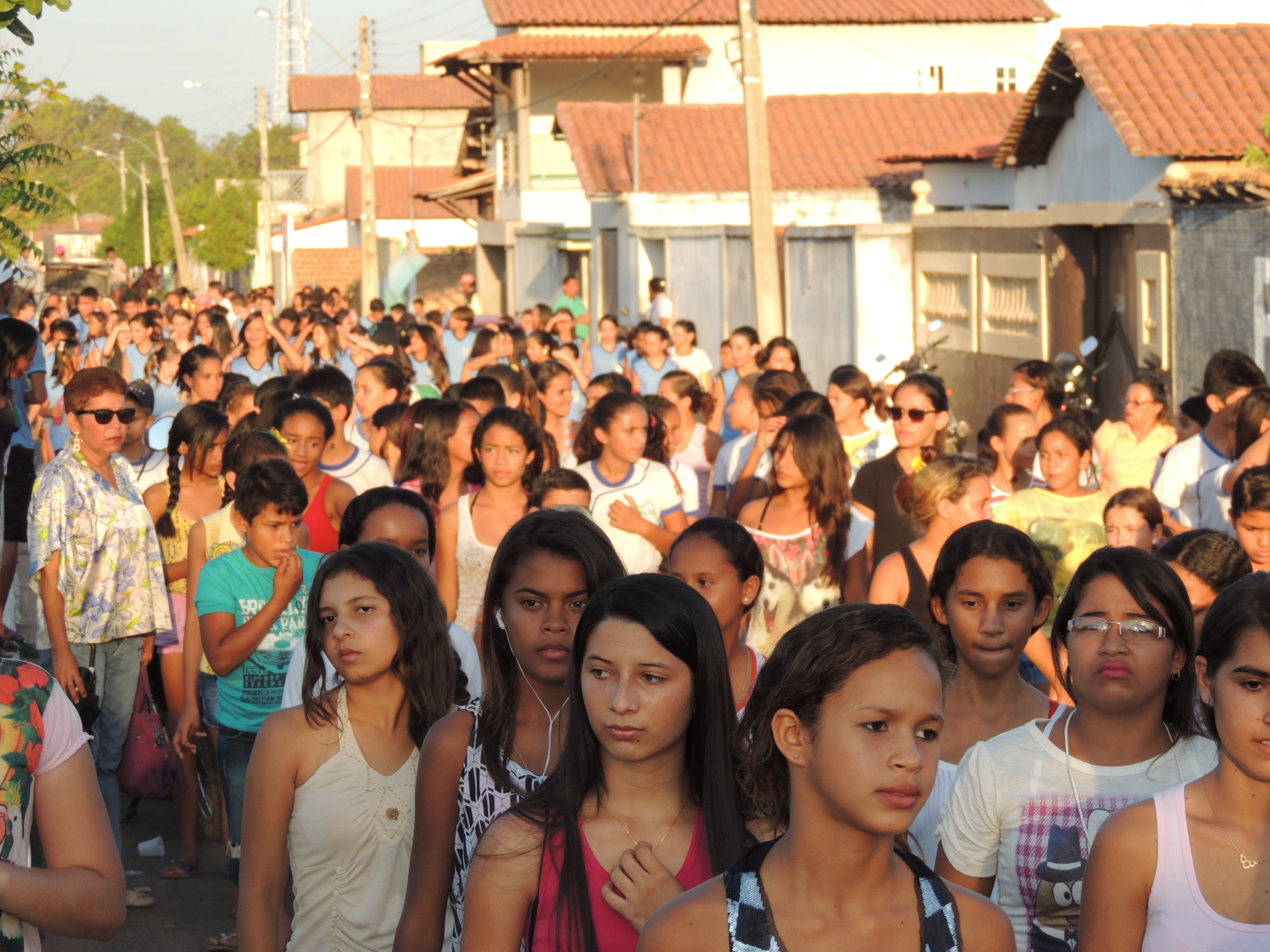 Mais de 700 crianças participam do desfile de 7 de Setembro em Altos