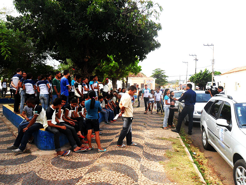 Centenas de estudantes de Altos estão sem transporte escolar 