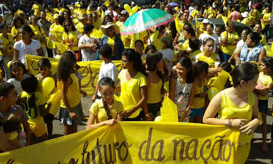 Caminhada “Altos a favor da vida” reúne centenas de pessoas pelas ruas de Altos