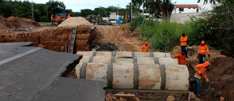 BR-343: Parte de tubulação do trecho afetado pelas chuvas já está com 90% concluída 