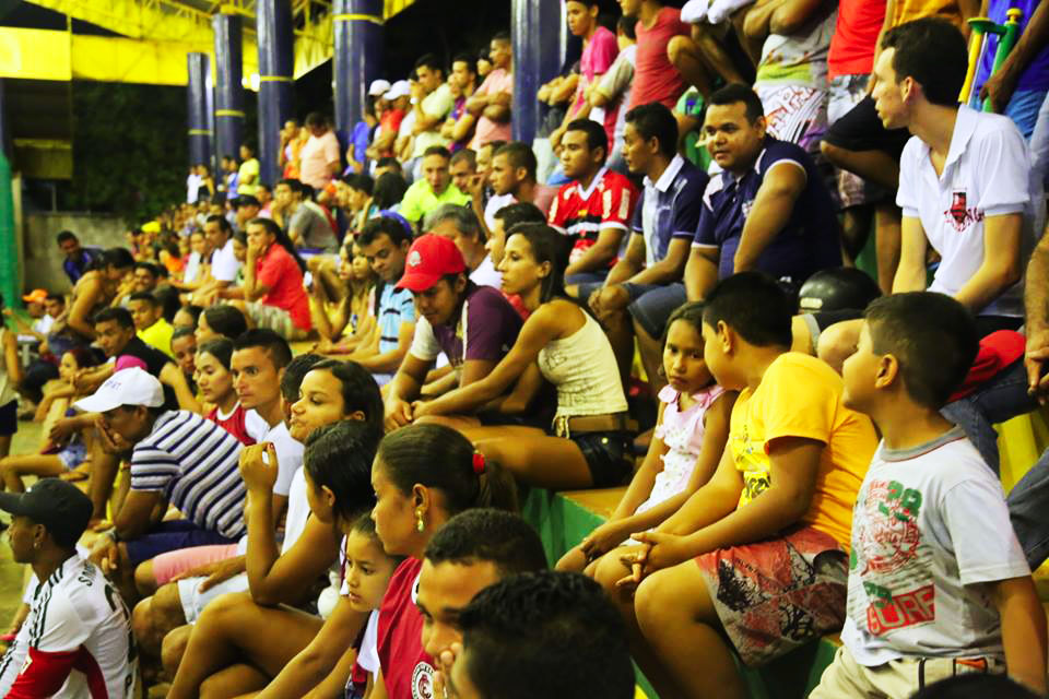 Campeonato Altoense de Futsal inicia com grande público e show de goleadas 