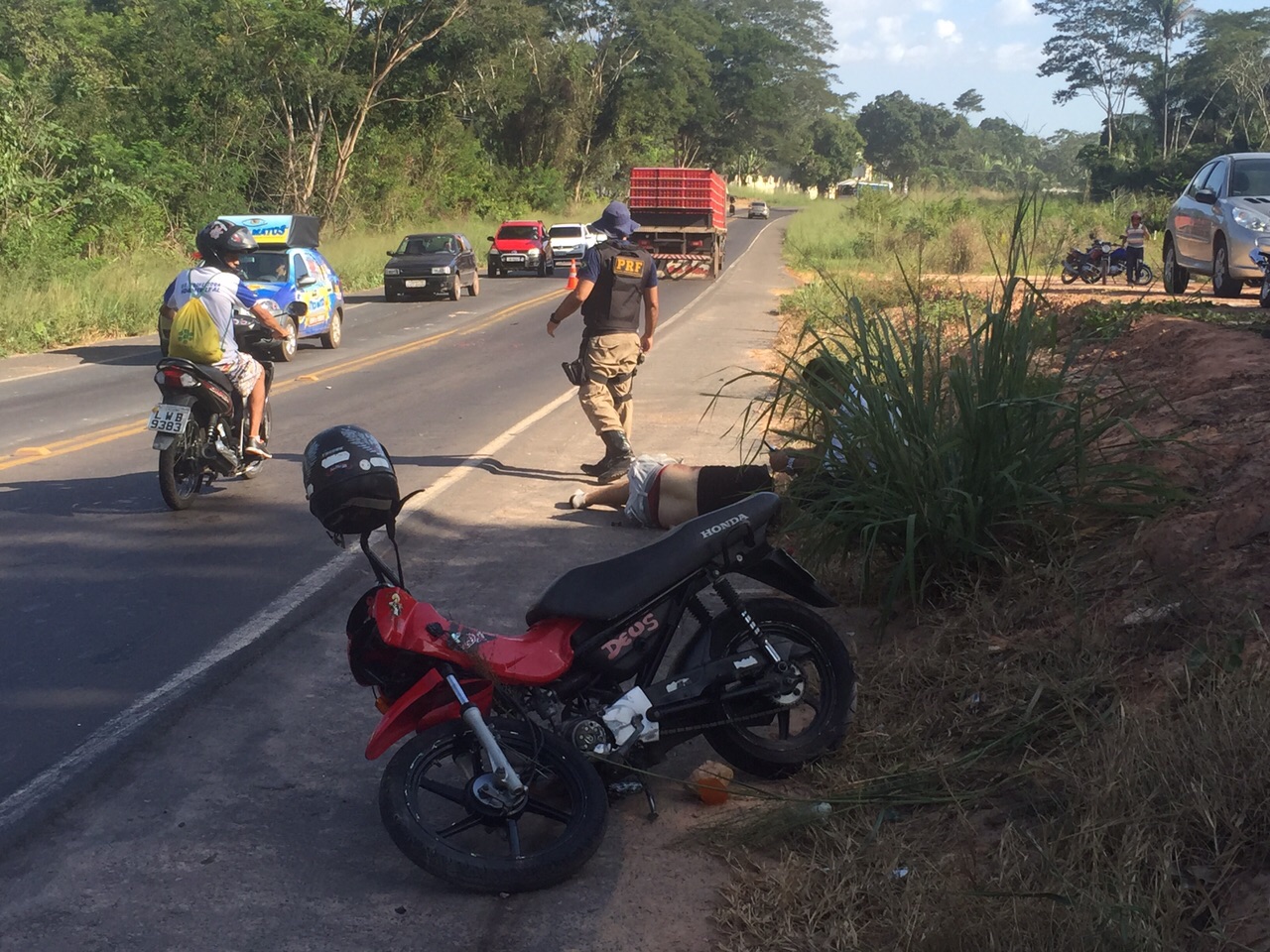 Motociclista morre na BR 343, entre Teresina e Altos, após impacto com ônibus