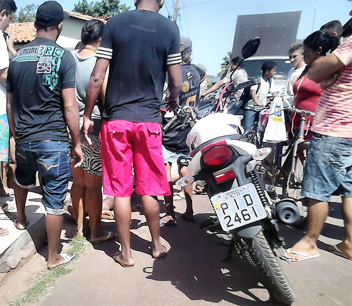 Motociclista sofre fratura exposta após acidente em Altos