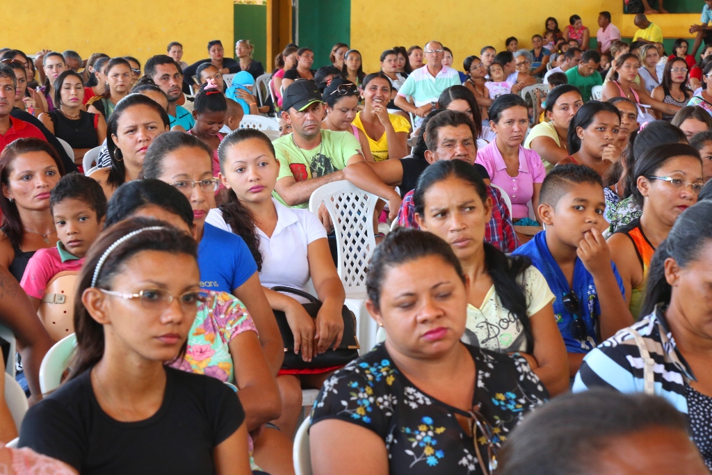 Mais de 300 famílias de Altos recebem casa do Programa Minha Casa, Minha Vida