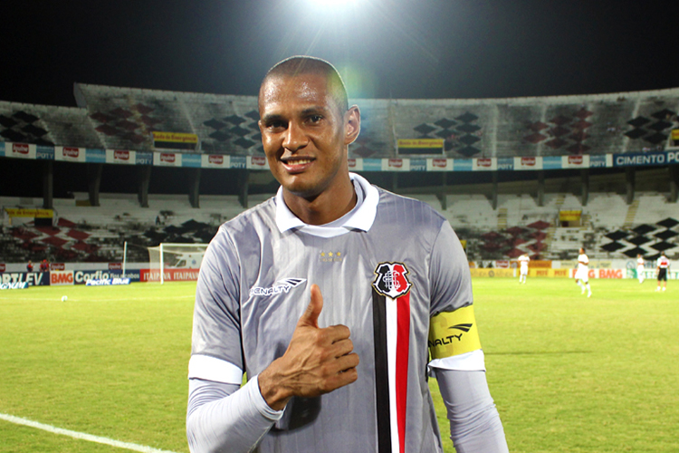 Goleiro altoense segue brilhando no futebol pernambucano