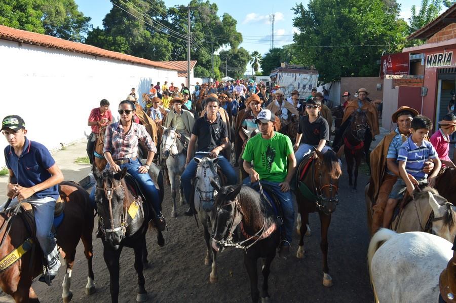 Festa reúne mais de 700 vaqueiros em Altos