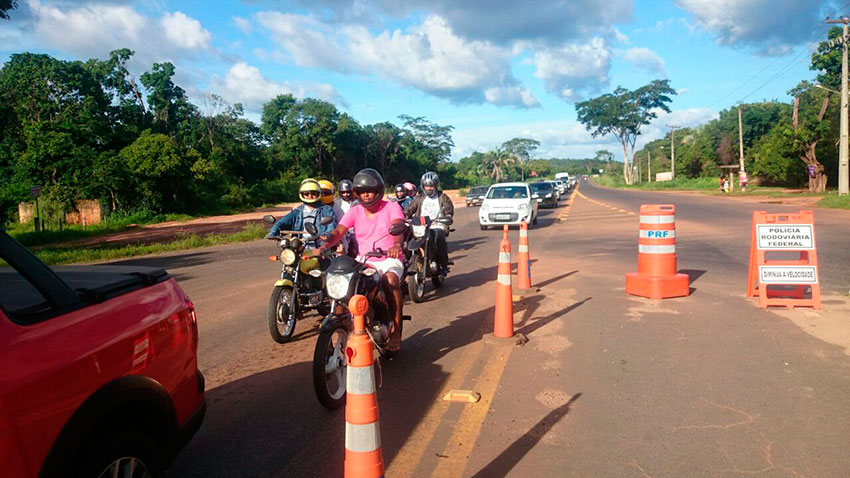 Motoristas enfrentam congestionamento de 60 km entre Altos e Teresina