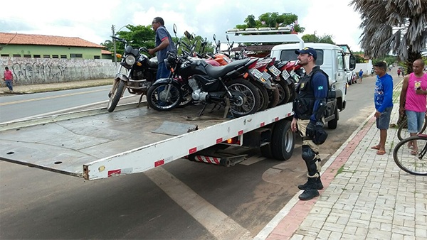 PRF retém 14 motocicletas irregulares em Altos e só vai liberar após regularização