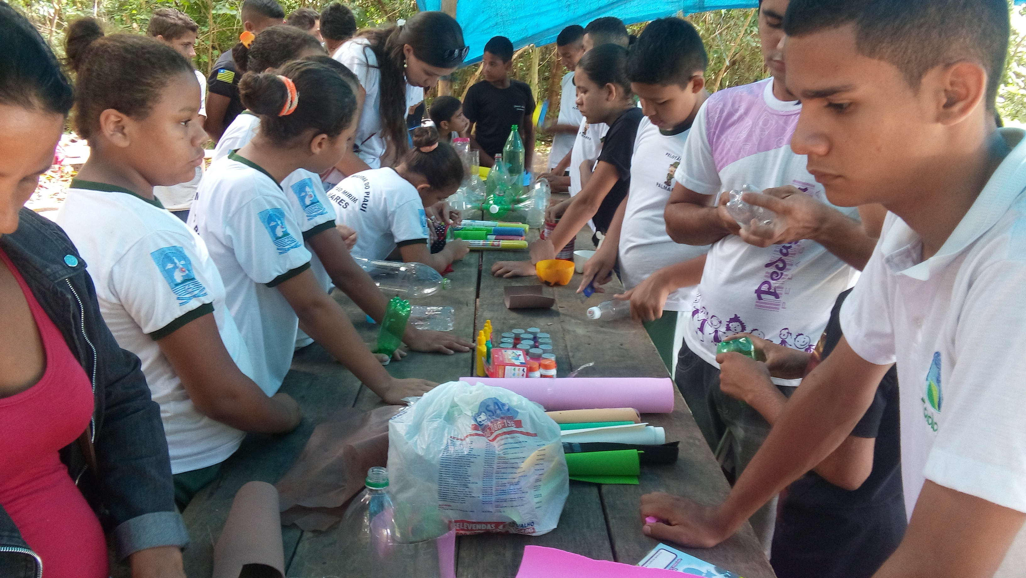 Acadêmicos de Pedagogia desenvolvem projeto sobre meio ambiente e reciclagem