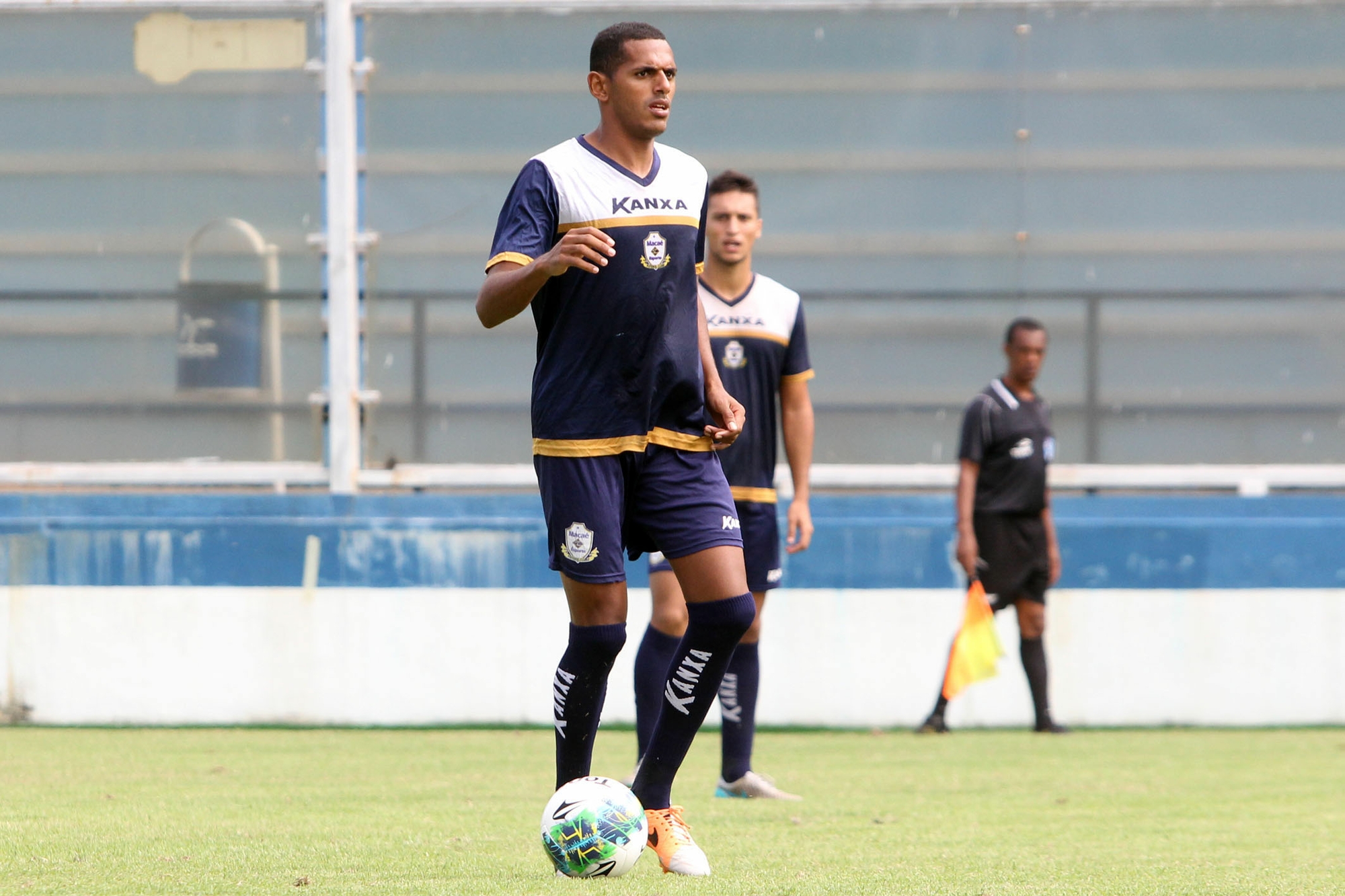 Altos fecha com volante Dos Santos, ex-Macaé, e novo elenco chega a 25