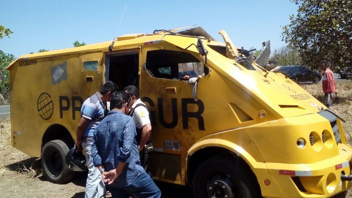 Fortemente armados, bandidos explodem carro-forte entre Altos e Campo Maior