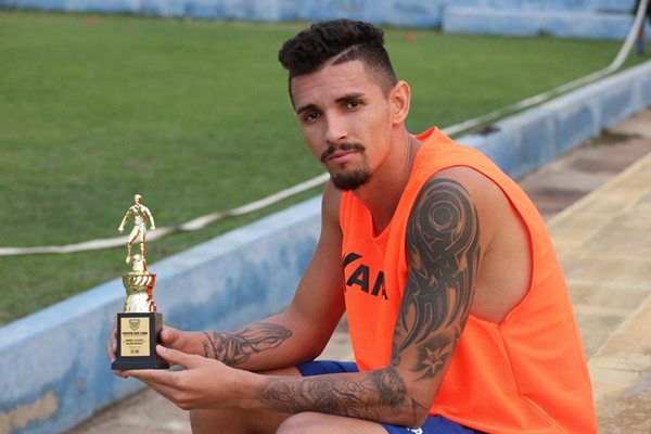 Atacante Manoel é sondado pelo Santa Cruz, presidente afirma; “Se vier com um caminhão de dinheiro”