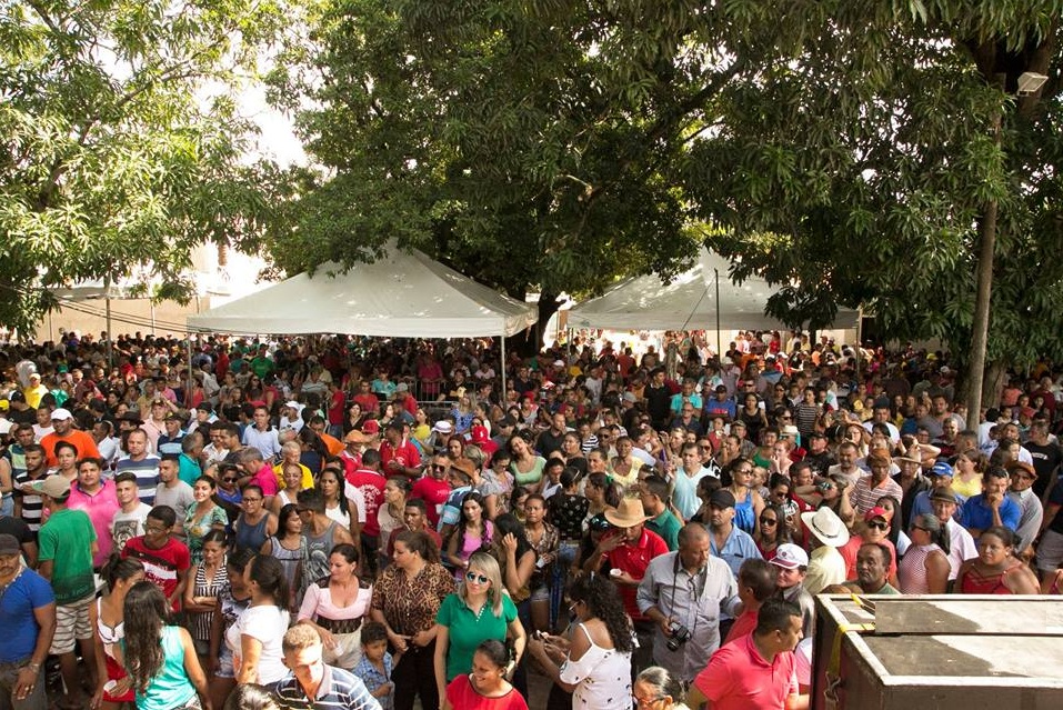 Festa do Vaqueiro reúne multidão em Altos