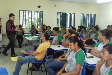 Palestra alerta estudantes sobre uso de agrotóxicos em Altos