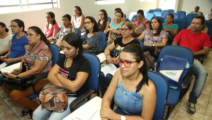 Altos: Secretaria de Saúde realiza palestra sobre descarte de resíduos sólidos hospitales