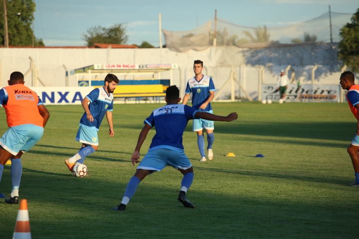 Com mudança da CBF, Altos e Santos-AP jogam nesta segunda, 10