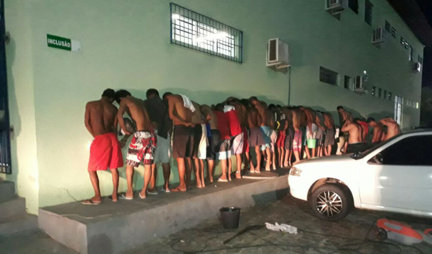 43 presos são transferidos para a penitenciária de Altos