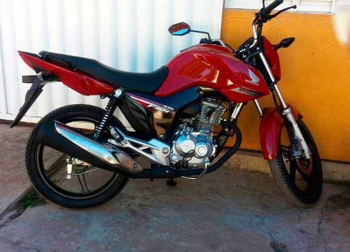 Universitária localiza moto roubada em Altos, em delegacia de Teresina