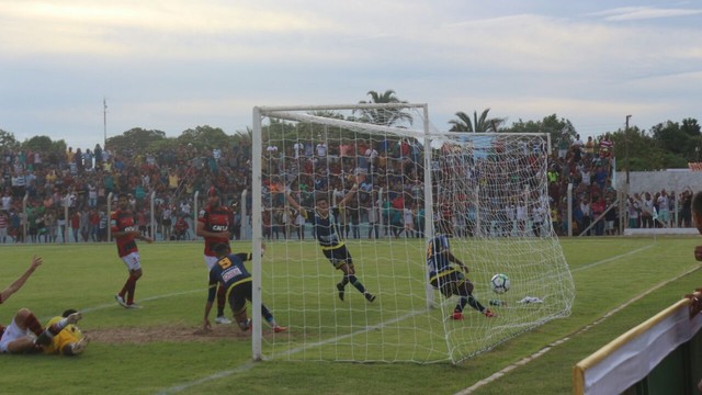 Altos perde pênalti, mas vence Atlético (GO) e avança na Copa do Brasil