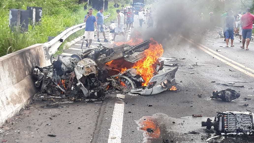 Dois morrem em grave acidente entre Altos e Campo Maior