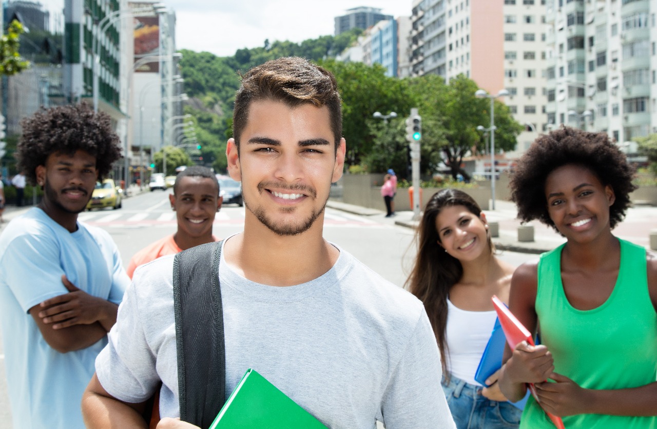 Educa Mais Brasil disponibiliza bolsas para faculdade em Altos