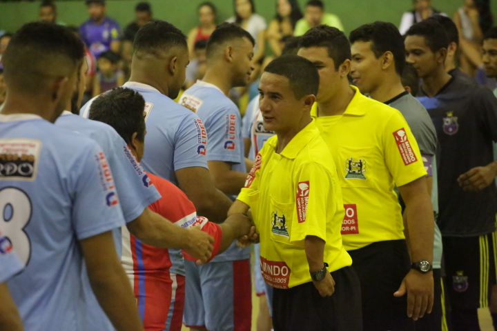 Jogos acirrados e muitos gols marcam abertura do Campeonato Altoense de Futsal