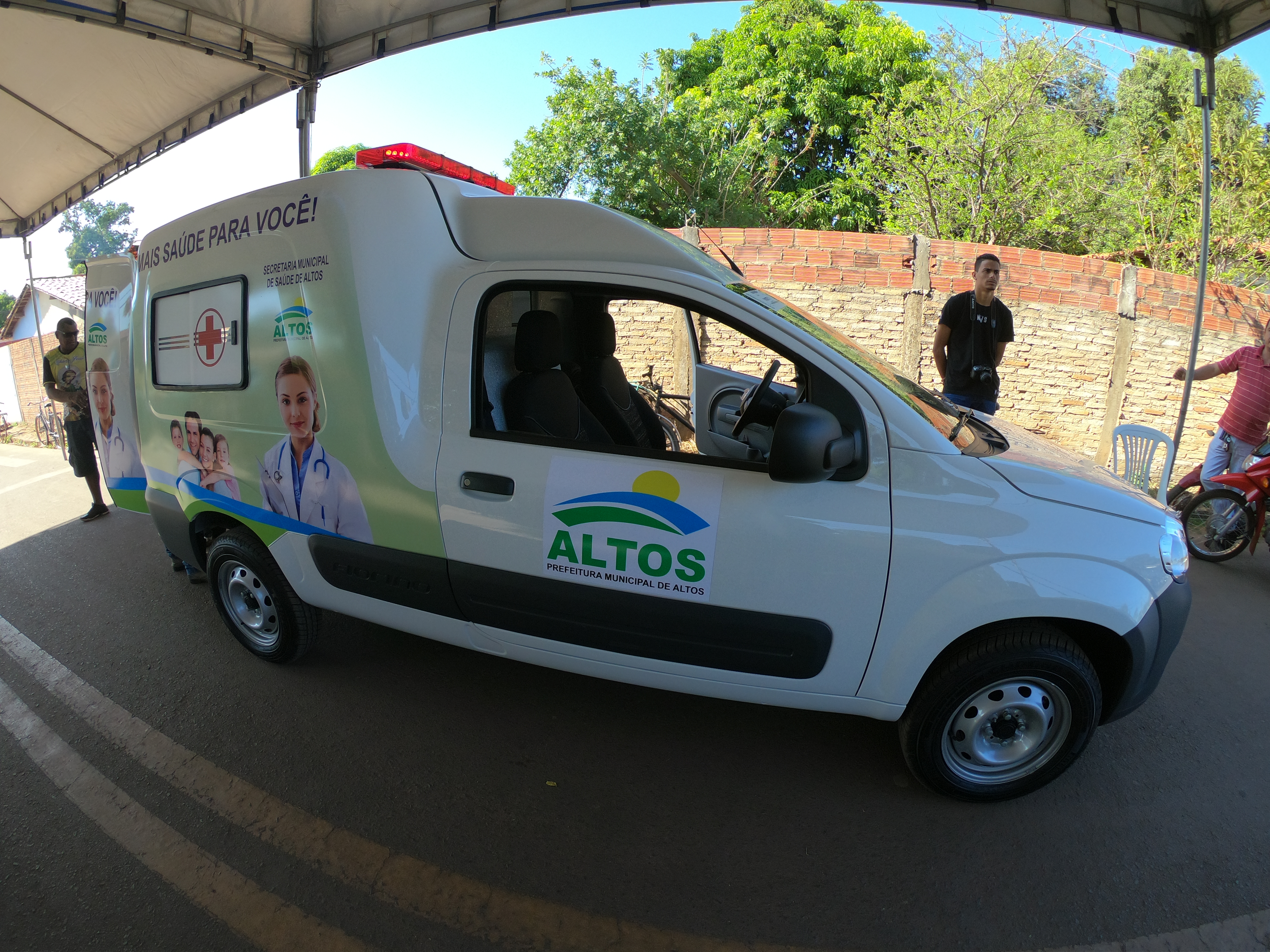 Hospital de Altos recebe nova ambulância