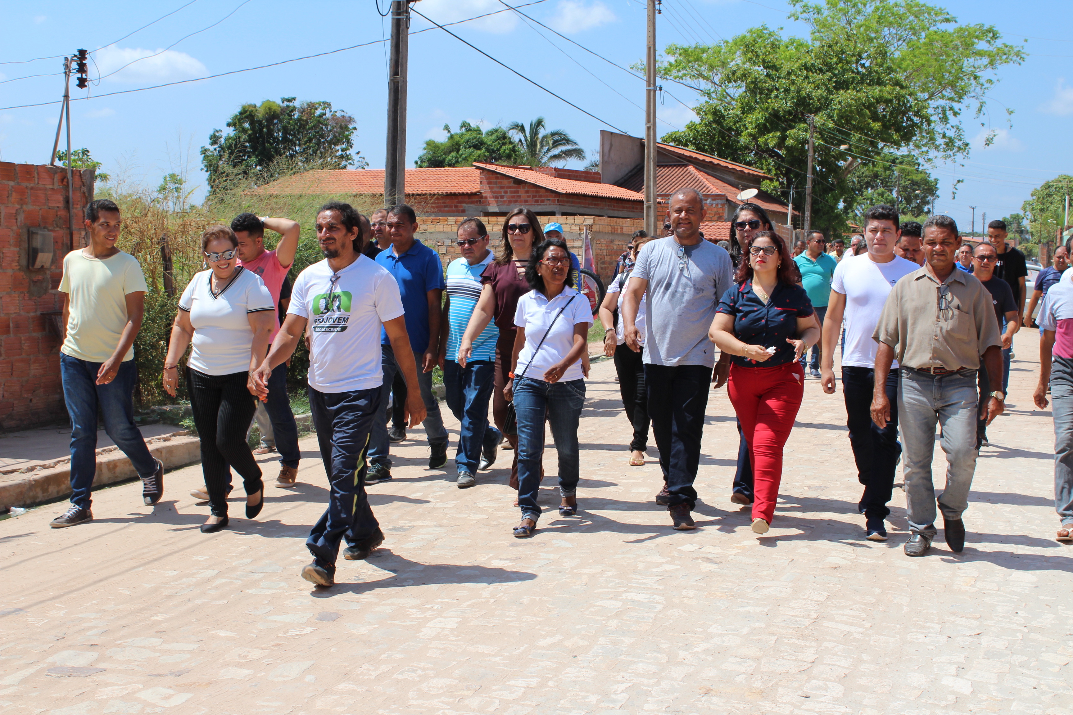 Bairro São Luís recebe obras de calçamento