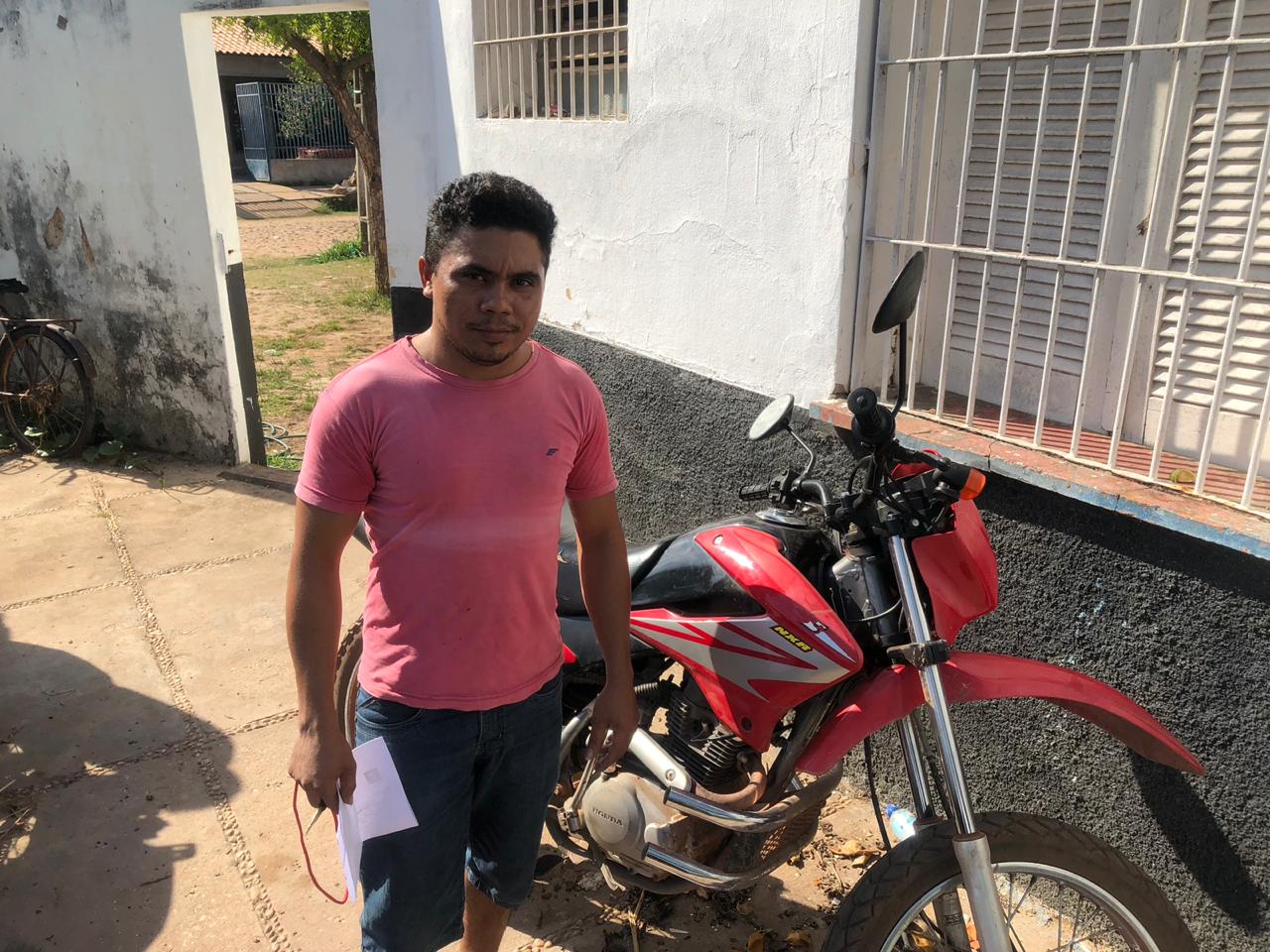 Moto roubada em Teresina é recuperada pela polícia na Localidade Palmeira dos Gomes