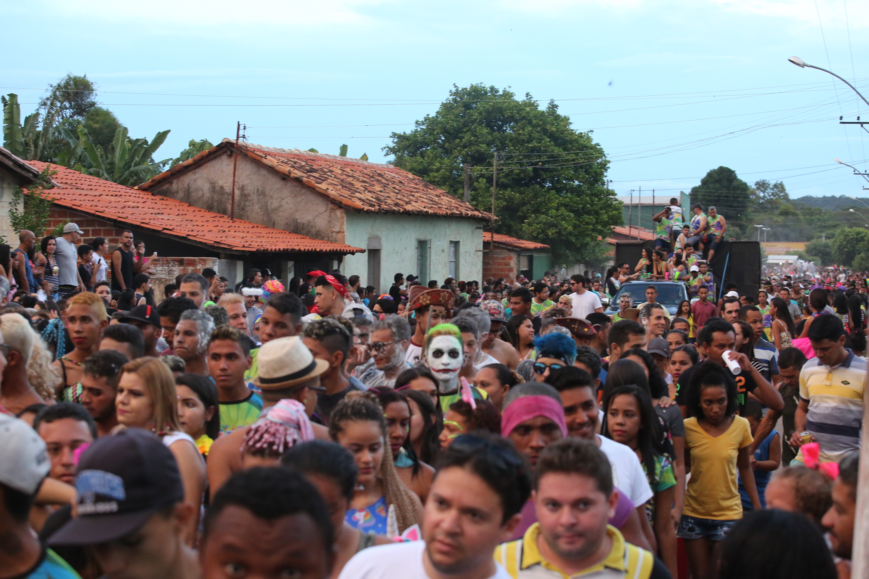 Desfile dos Blocos sairá da Praça dos Ferroviários, no Batalhão