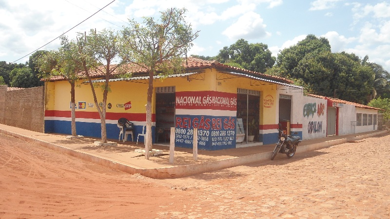 Casa, salas comerciais e terrenos à venda na Tranqueira. Confira!