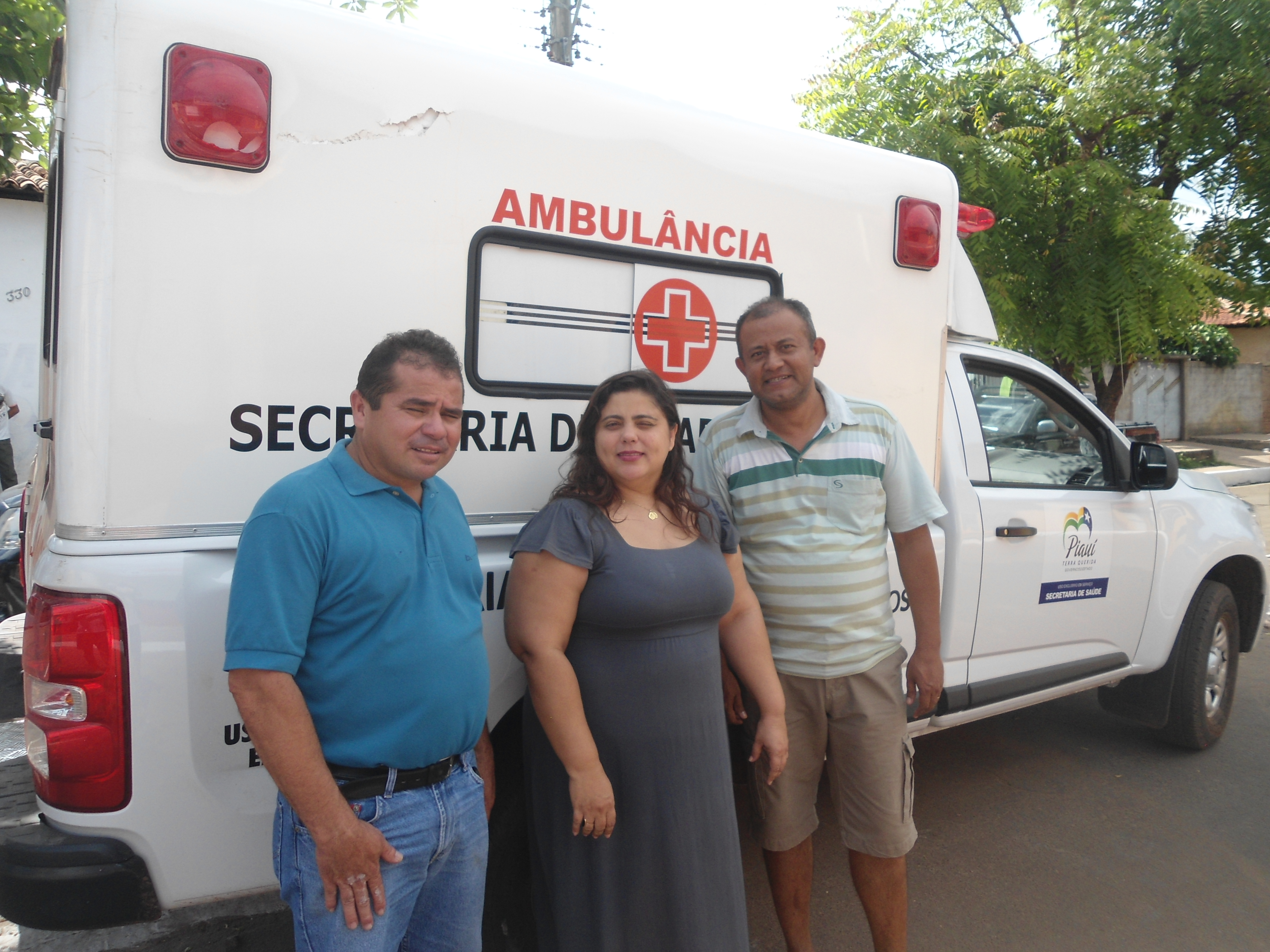 Prefeitura de Altos recebe ambulância do Governo do Estado