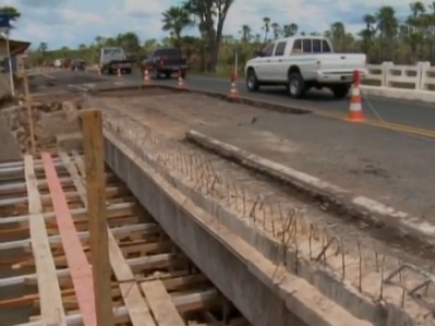 Obra em ponte entre Campo Maior e Altos provoca congestionamento gigante 