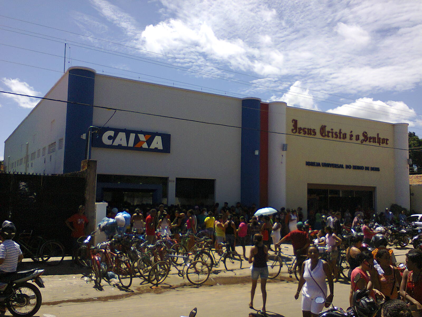 BOATO sobre o fim do Bolsa Família gera tumulto na Caixa de Altos em pleno domingo