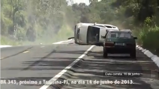 Vídeo: cinegrafista flagra acidente com minivan na BR 343, em Altos