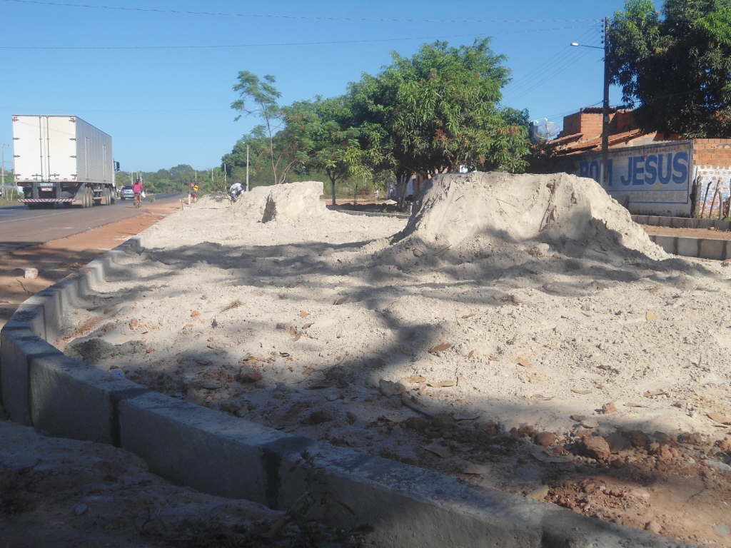 Prefeitura de Altos constrói praça no Conjunto Tonica Almeida