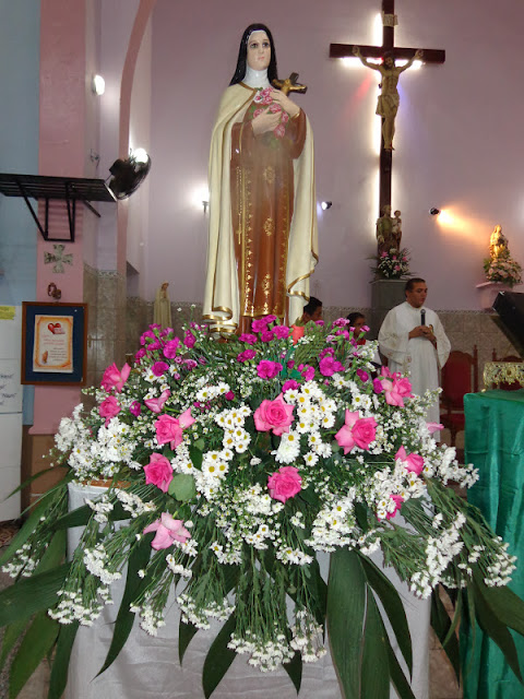 Igreja Matriz de São José celebra Tríduo de Santa Teresinha