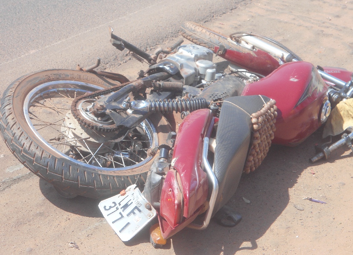 Mototaxista é arrastado por caminhonete em acidente no centro de Altos