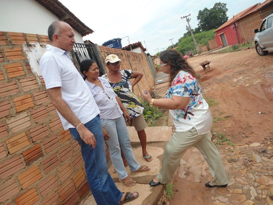 Prefeita de Altos acompanha obras de asfaltamento